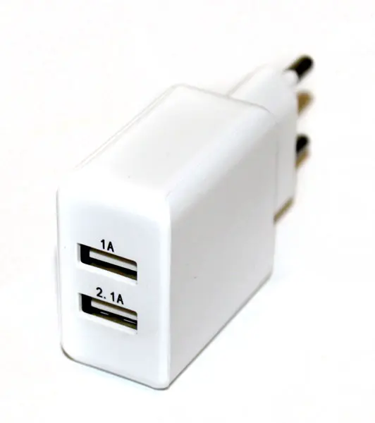 Мережевий зарядний пристрій Defender 2х USB, 5V/1A+2.1A EPA-13 — фото 2
