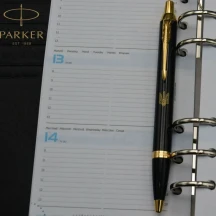 Ручка Parker, Паркер IM Black, кулькова. чорний корпус із позолотою Тризуб прозорий 22032_T010y — фото 2