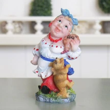 Статуетка Гранд Презент "Козачка зі свинками" 10,5 х 7,5 х 17,5 см ZY12095-2-2Б